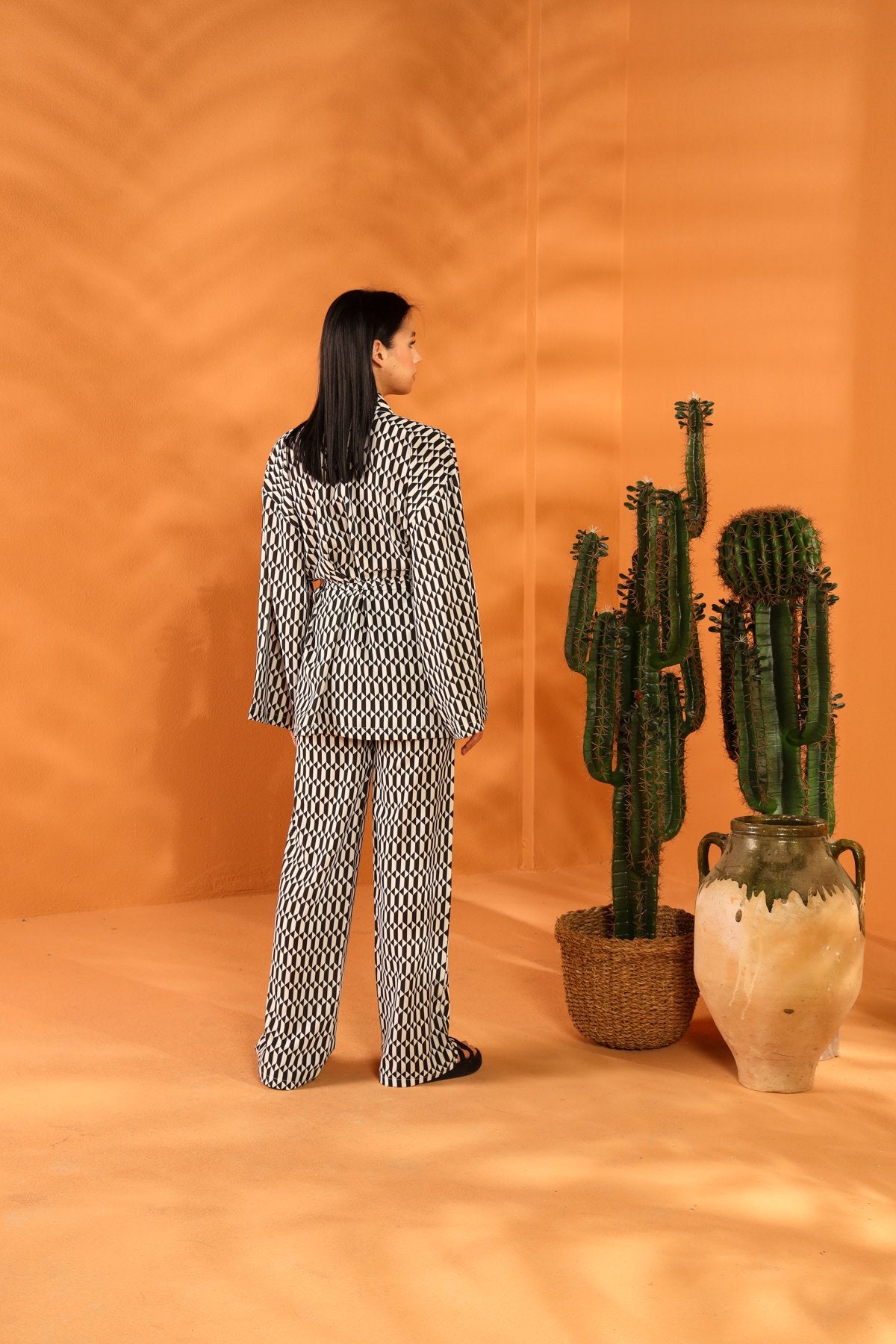 MONOCHROME SHORT KIMONO TROUSER SET