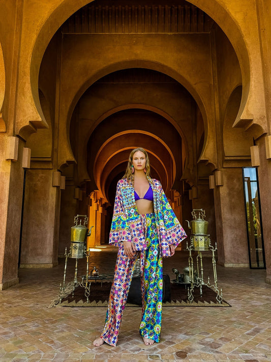 Ethnischer kurzer Kimono