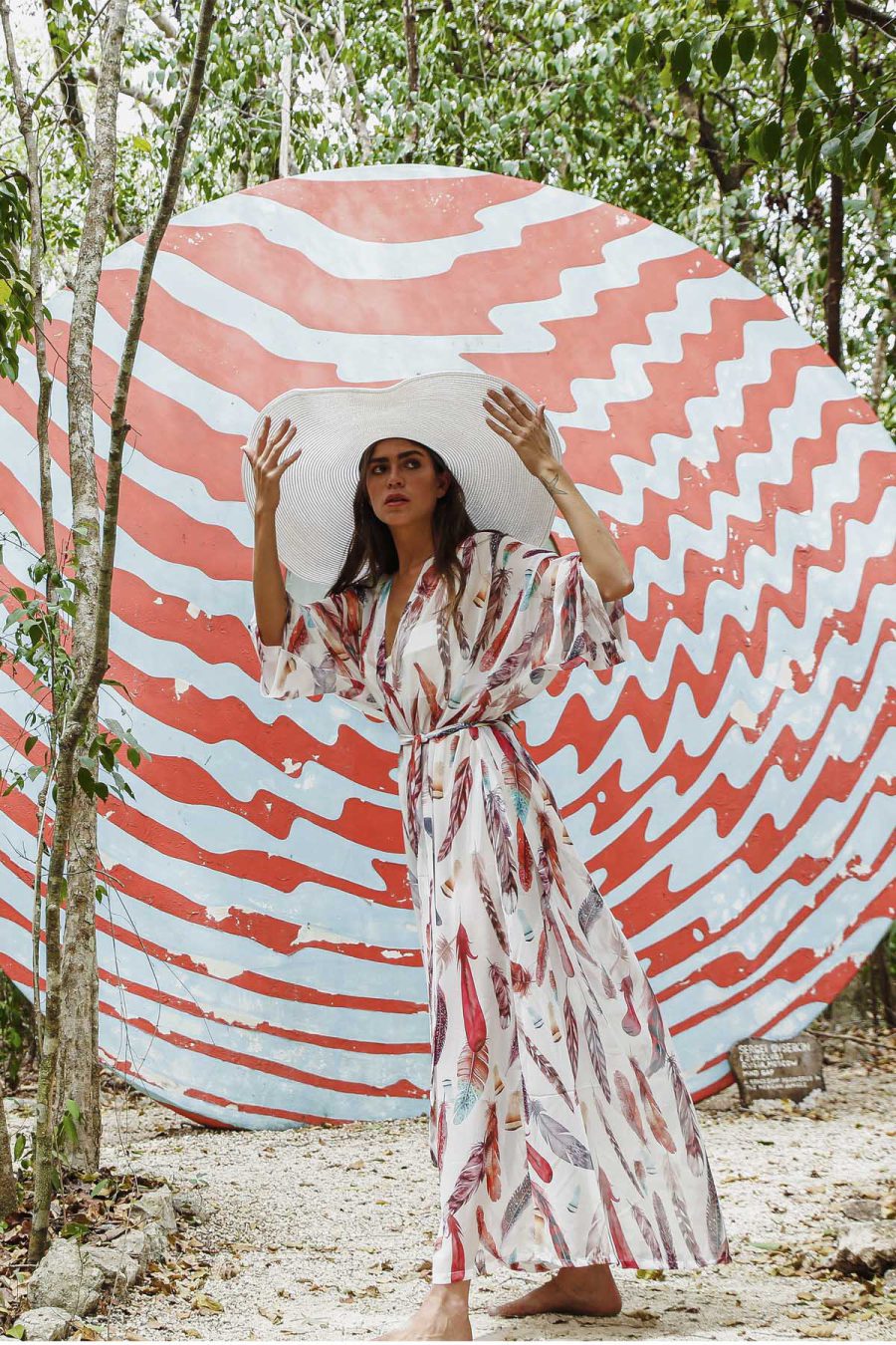 WHITE FEATHER SHORT KIMONO