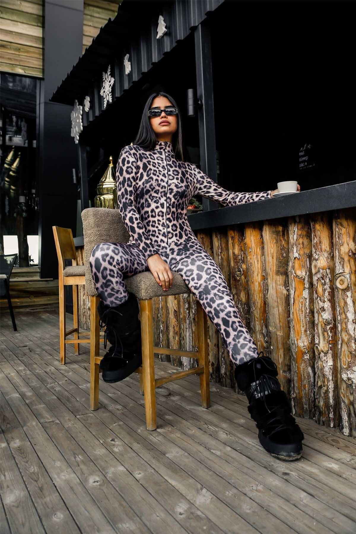 Leopardenfarbener Thermooverall