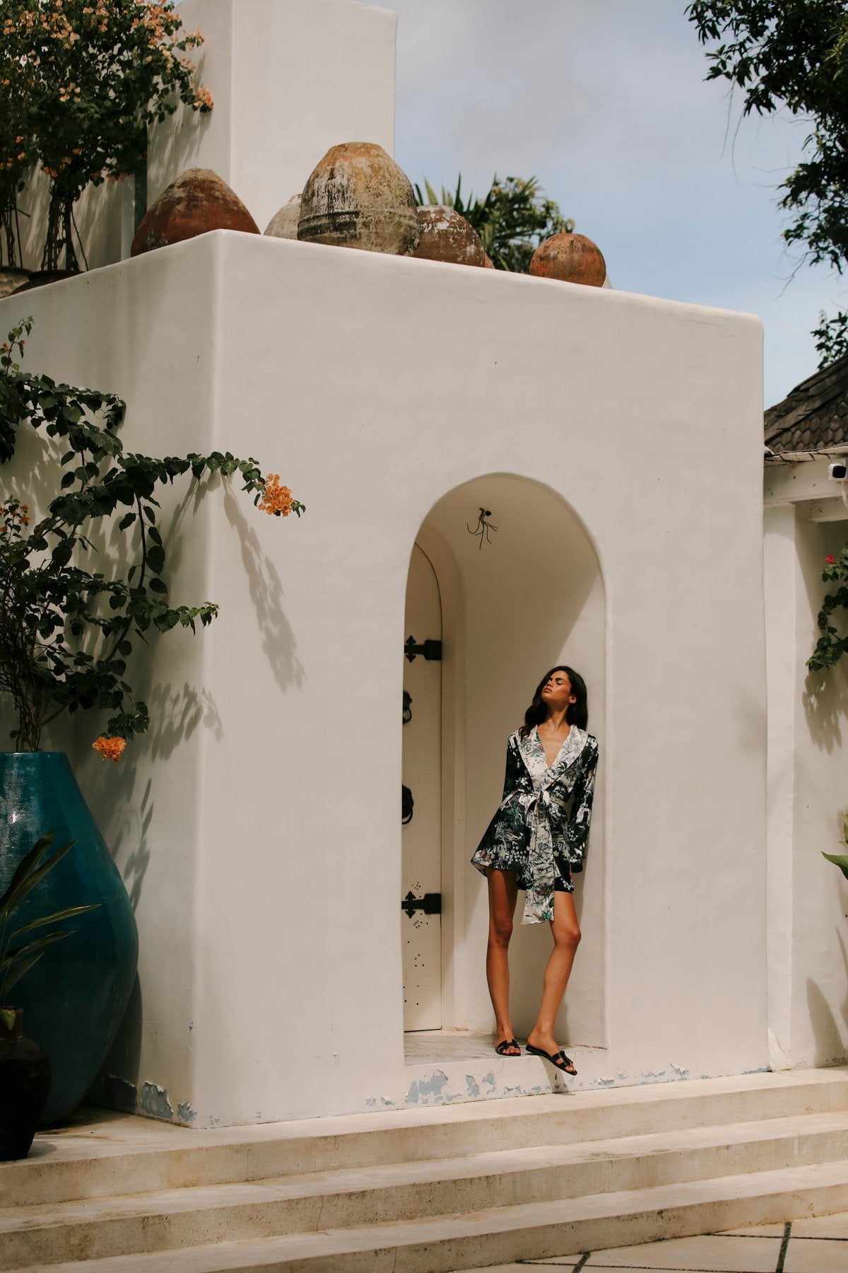 Lionne Noir Double-Sided Short Kimono Robe