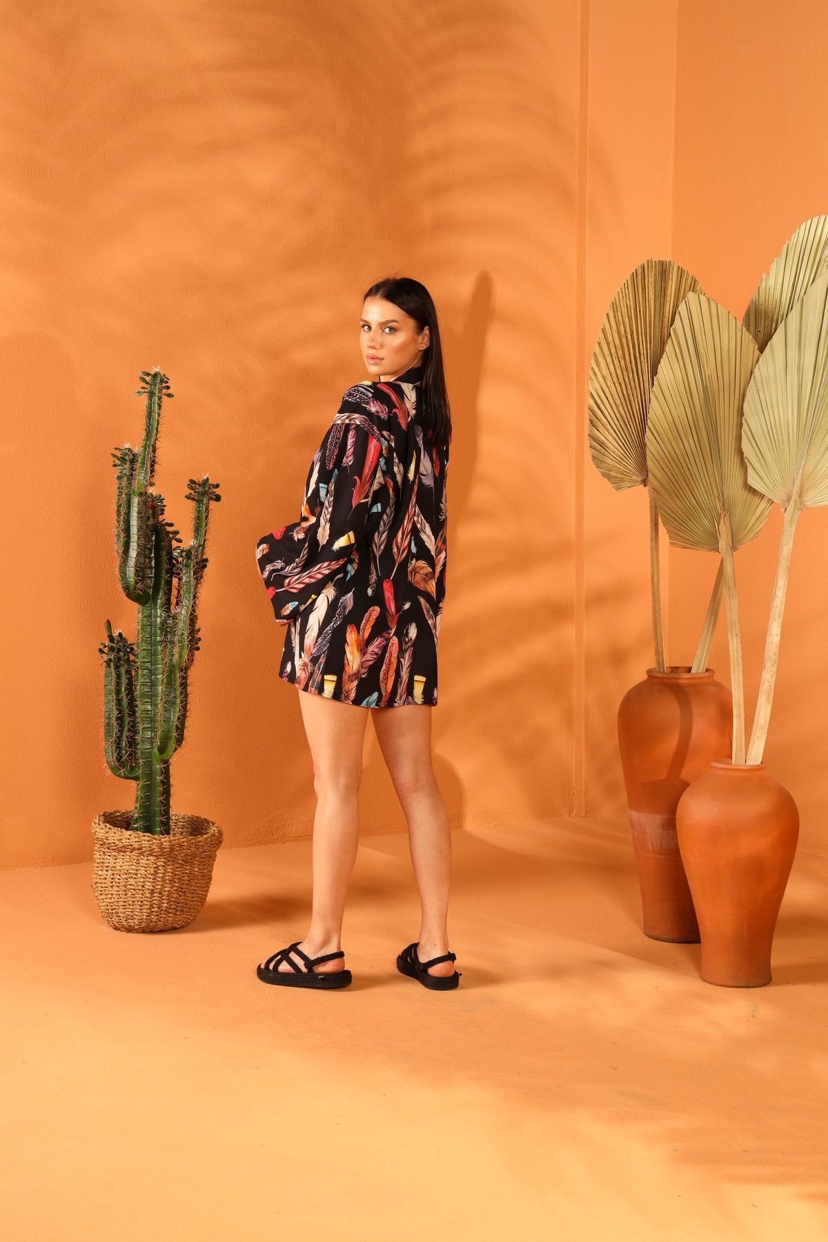 BLACK FEATHER SHORT KIMONO