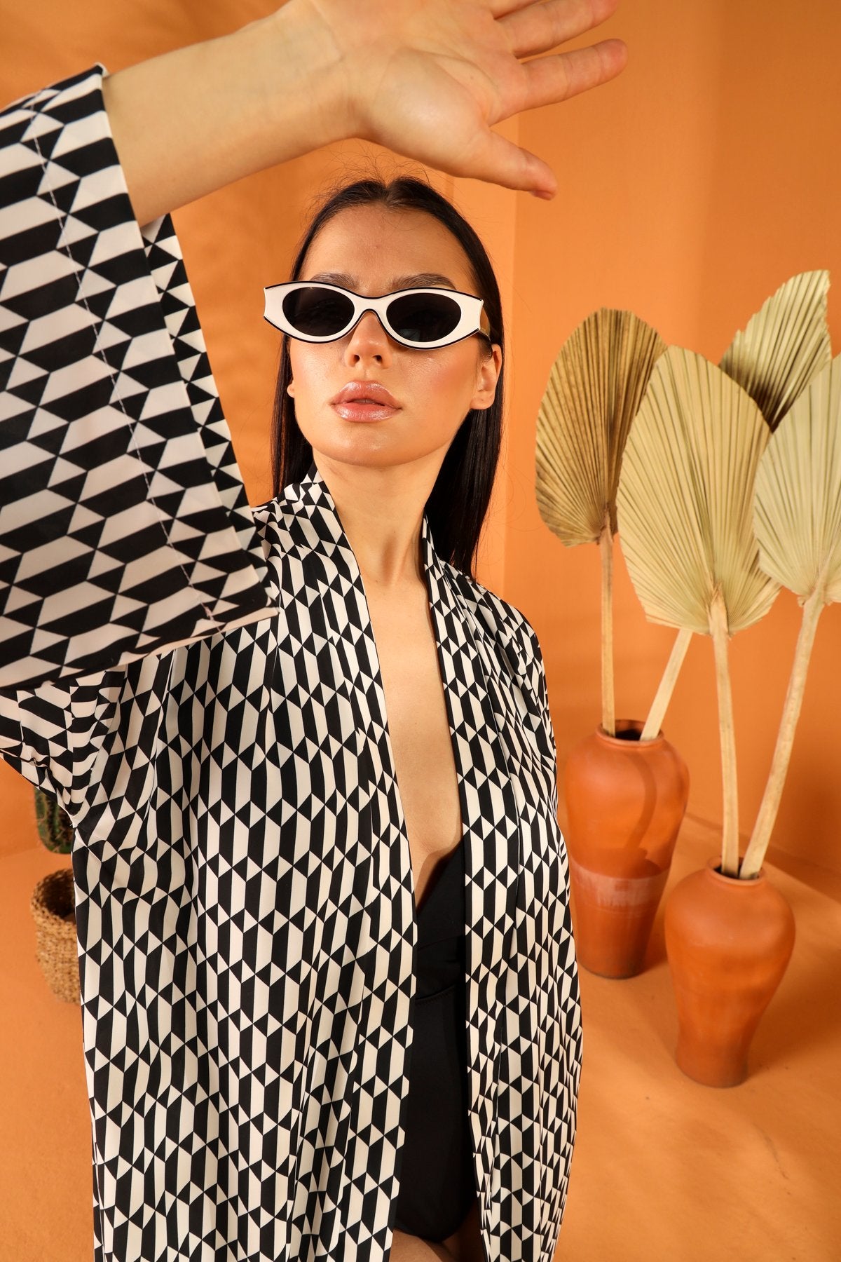 MONOCHROME LONG KIMONO