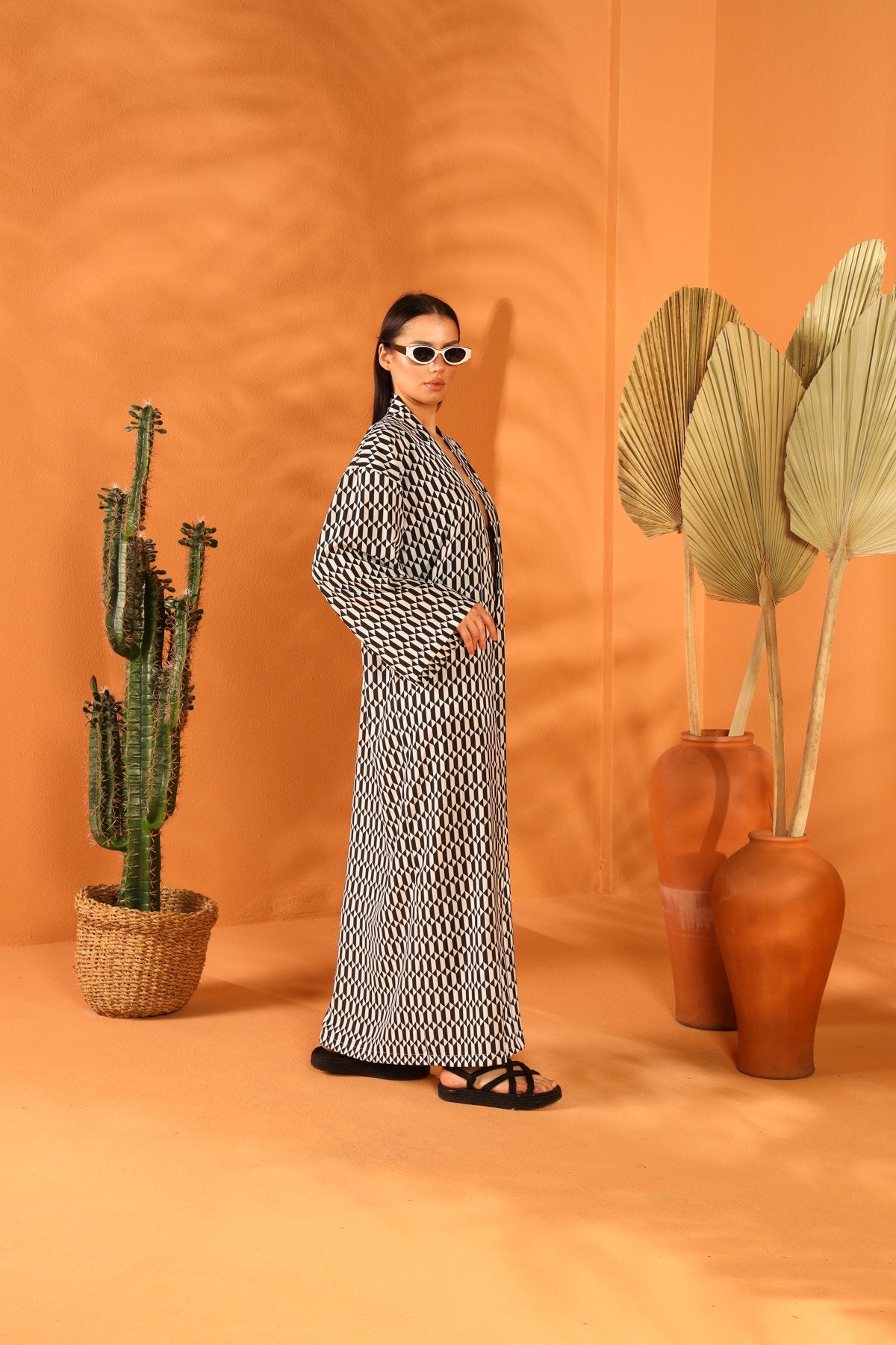 MONOCHROME LONG KIMONO