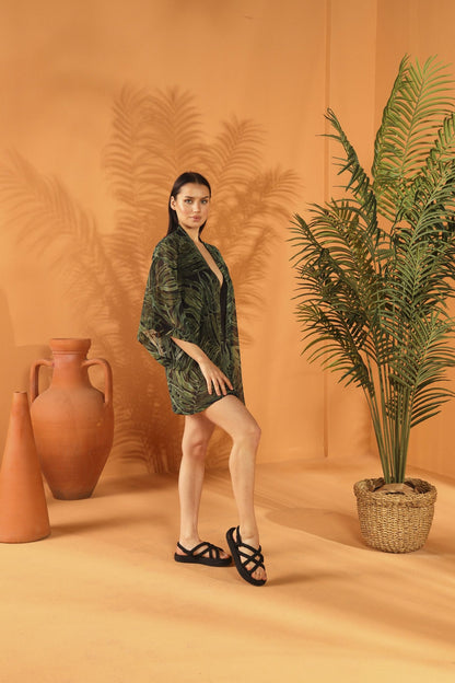 Schwarzer botanischer Kurzkimono