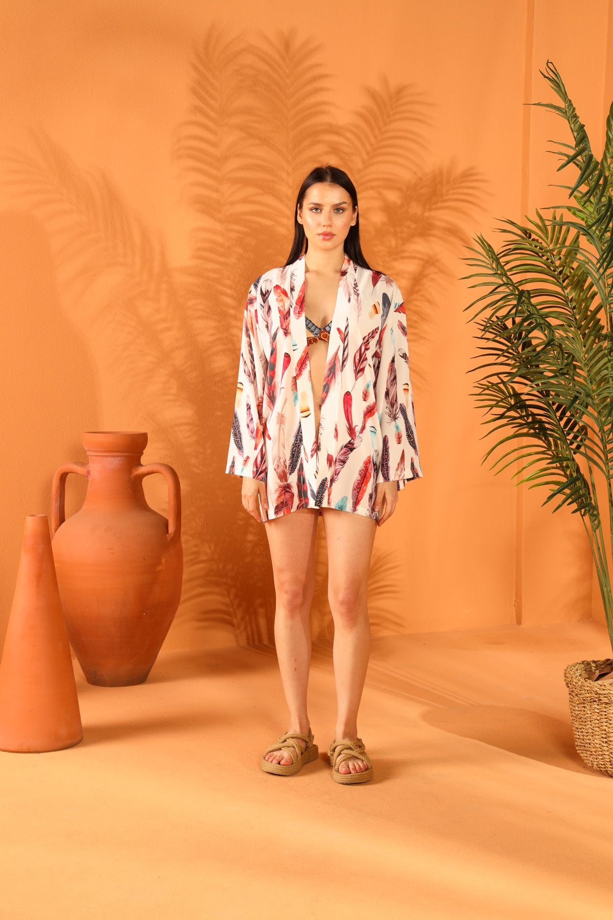 WHITE FEATHER SHORT KIMONO