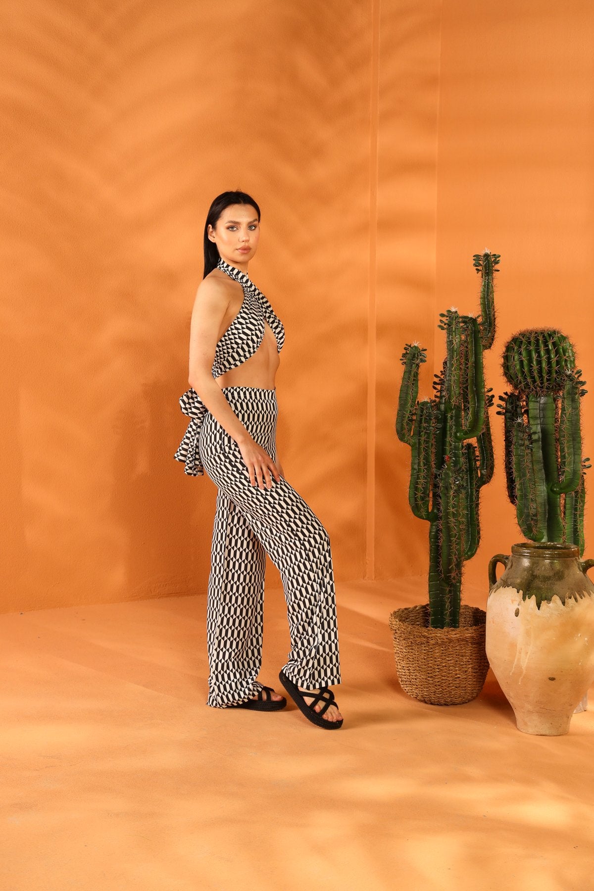 MONOCHROME SHAWL AND TROUSER SET