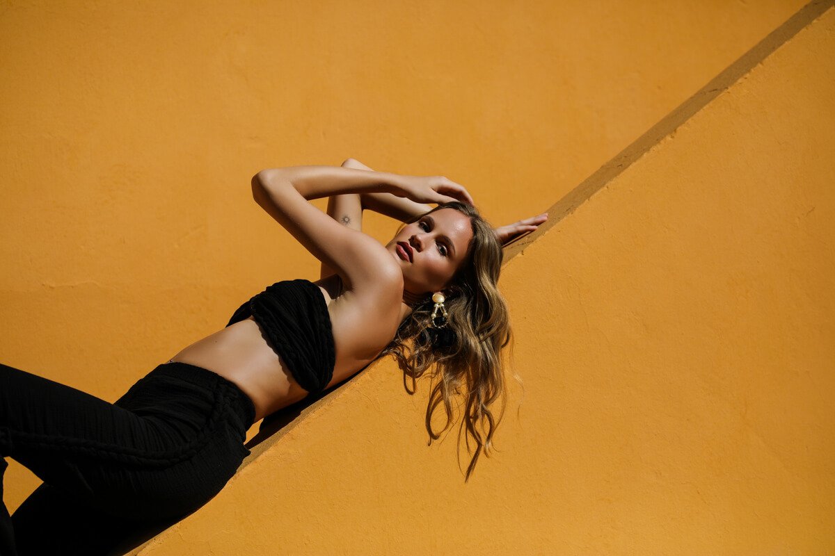 Helens schwarze Hose