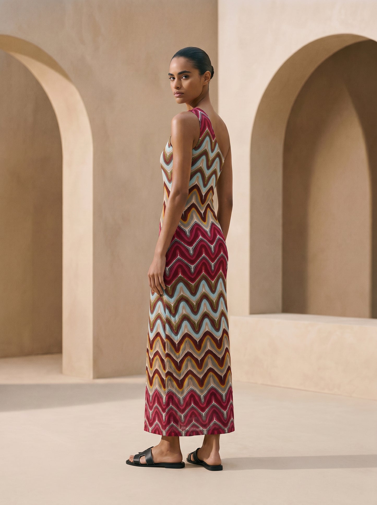 NOMAD Langes Kleid mit One-Shoulder-Träger